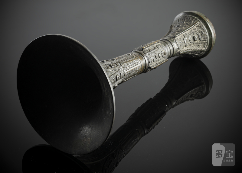 A bronze 'gu' vase with archaistic relief decoration - 图4